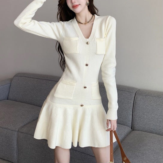 Autumn and Winter Classic Style Hot Girls VCollar Waist Slimming Single-Breasted Long Sleeve Knitted Dress Women